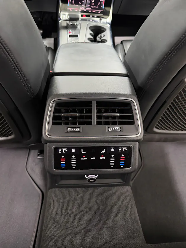 Audi A6 Avant 50 TDI Sport 286PS Midnight Black quattro tiptronic / RF-Kamera / Panoramadach / Leder / Comfortkey / Matrix-LED /