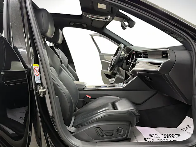Audi A6 Avant 50 TDI Sport 286PS Midnight Black quattro tiptronic / RF-Kamera / Panoramadach / Leder / Comfortkey / Matrix-LED /