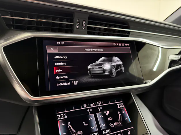Audi A6 Avant 50 TDI Sport 286PS Midnight Black quattro tiptronic / RF-Kamera / Panoramadach / Leder / Comfortkey / Matrix-LED /