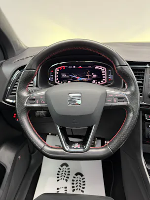 SEAT Ateca 1.5TSI EVO FR 4Drive VELVET RED DSG / Panoramadach / 360° Kamera / virtual cockpit / Beats Soundsystem / Keyless-Entry /