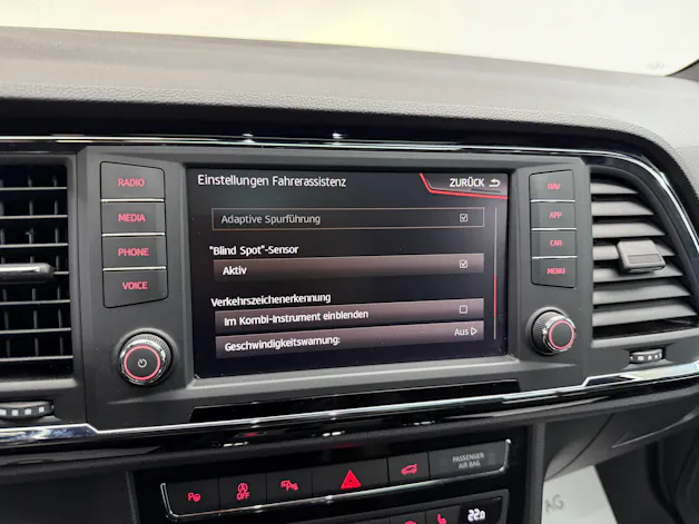 SEAT Ateca 1.5TSI EVO FR 4Drive VELVET RED DSG / Panoramadach / 360° Kamera / virtual cockpit / Beats Soundsystem / Keyless-Entry /