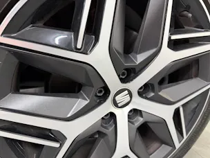SEAT Ateca 1.5TSI EVO FR 4Drive VELVET RED DSG / Panoramadach / 360° Kamera / virtual cockpit / Beats Soundsystem / Keyless-Entry /