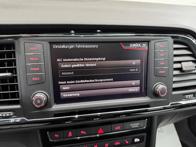 SEAT Ateca 1.5TSI EVO FR 4Drive VELVET RED DSG / Panoramadach / 360° Kamera / virtual cockpit / Beats Soundsystem / Keyless-Entry /