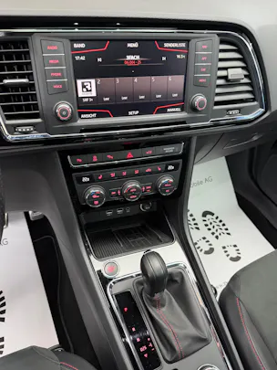 SEAT Ateca 1.5TSI EVO FR 4Drive VELVET RED DSG / Panoramadach / 360° Kamera / virtual cockpit / Beats Soundsystem / Keyless-Entry /