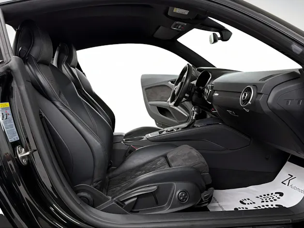 Audi TT Coupé 2.0 TFSI S-Line 230PS Midnight Black quattro S-tronic / B&O Soundsystem / Komfortschlüssel / Matrix-LED / drive select