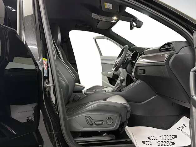 Audi RS Q3 Sportback Midnight Black quattro S tronic / Kamera / RS-Abgasanlage / Komfortschlüssel / RS-Sportsitze / B&O Sound /