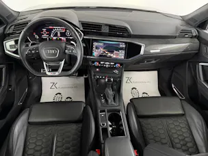 Audi RS Q3 Sportback Midnight Black quattro S tronic / Kamera / RS-Abgasanlage / Komfortschlüssel / RS-Sportsitze / B&O Sound /