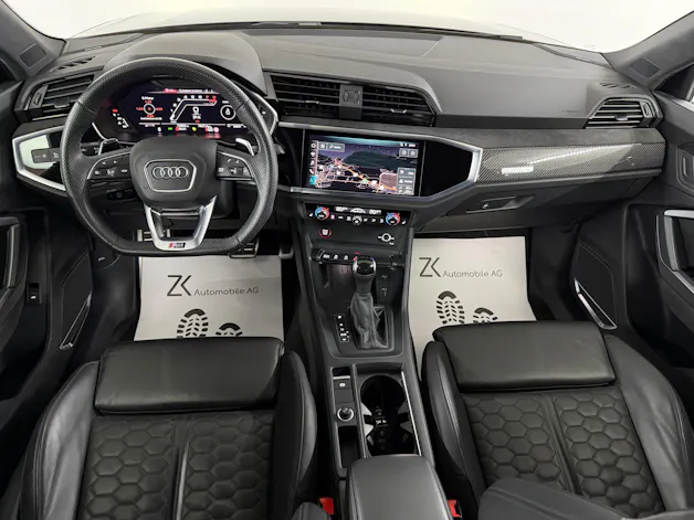Audi RS Q3 Sportback Midnight Black quattro S tronic / Kamera / RS-Abgasanlage / Komfortschlüssel / RS-Sportsitze / B&O Sound /