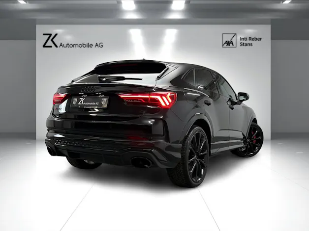 Audi RS Q3 Sportback Midnight Black quattro S tronic / Kamera / RS-Abgasanlage / Komfortschlüssel / RS-Sportsitze / B&O Sound /