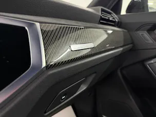 Audi RS Q3 Sportback Midnight Black quattro S tronic / Kamera / RS-Abgasanlage / Komfortschlüssel / RS-Sportsitze / B&O Sound /