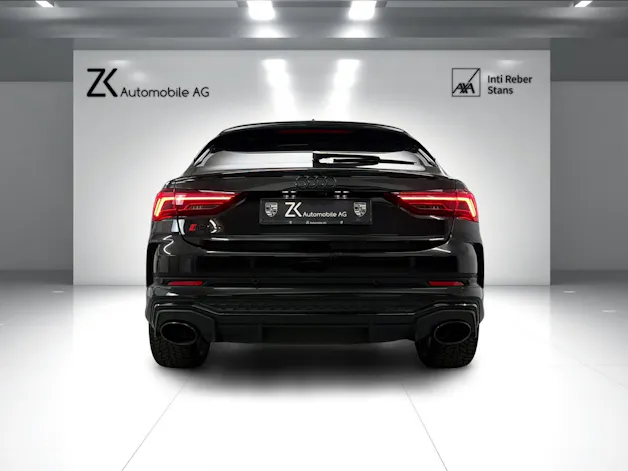 Audi RS Q3 Sportback Midnight Black quattro S tronic / Kamera / RS-Abgasanlage / Komfortschlüssel / RS-Sportsitze / B&O Sound /