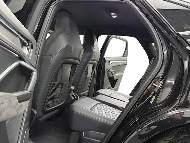 Audi RS Q3 Sportback Midnight Black quattro S tronic / Kamera / RS-Abgasanlage / Komfortschlüssel / RS-Sportsitze / B&O Sound /