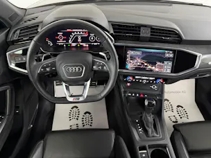 Audi RS Q3 Sportback Midnight Black quattro S tronic / Kamera / RS-Abgasanlage / Komfortschlüssel / RS-Sportsitze / B&O Sound /