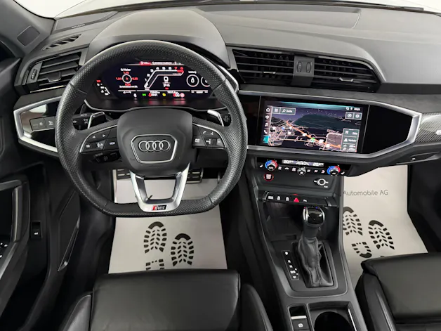 Audi RS Q3 Sportback Midnight Black quattro S tronic / Kamera / RS-Abgasanlage / Komfortschlüssel / RS-Sportsitze / B&O Sound /