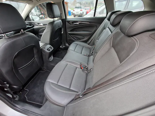 Opel Insignia 2.0 BiDTI Sports Tourer Excellence 4WD Auto