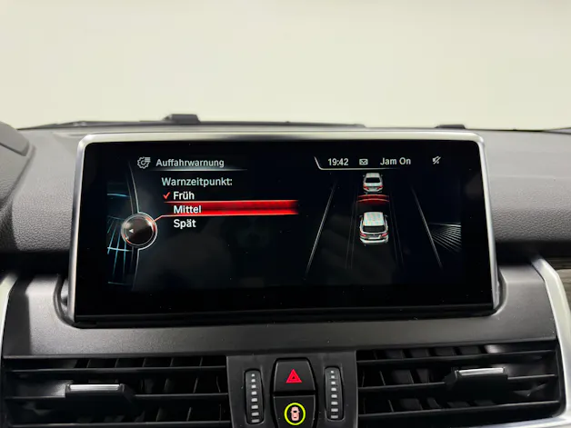 BMW 225i Active Tourer Luxury Line 231PS Steptronic ★ RF-Kamera ★ Head-Up-Display ★ Leder ★ Komfortzugang ★