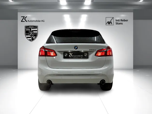BMW 225i Active Tourer Luxury Line 231PS Steptronic ★ RF-Kamera ★ Head-Up-Display ★ Leder ★ Komfortzugang ★
