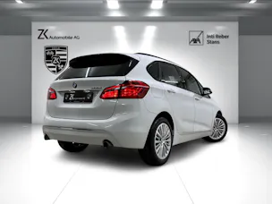 BMW 225i Active Tourer Luxury Line 231PS Steptronic ★ RF-Kamera ★ Head-Up-Display ★ Leder ★ Komfortzugang ★