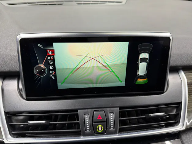 BMW 225i Active Tourer Luxury Line 231PS Steptronic ★ RF-Kamera ★ Head-Up-Display ★ Leder ★ Komfortzugang ★