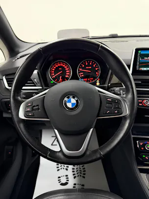 BMW 225i Active Tourer Luxury Line 231PS Steptronic ★ RF-Kamera ★ Head-Up-Display ★ Leder ★ Komfortzugang ★