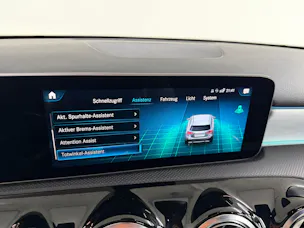 Mercedes-Benz A 200 AMG Line Cosmos Black Metallic 7G-DCT / RF-Kamera / Keyless Go / Leder / Ambientebeleuchtung / Premium-Paket /