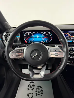 Mercedes-Benz A 200 AMG Line Cosmos Black Metallic 7G-DCT / RF-Kamera / Keyless Go / Leder / Ambientebeleuchtung / Premium-Paket /