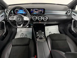 Mercedes-Benz A 200 AMG Line Cosmos Black Metallic 7G-DCT / RF-Kamera / Keyless Go / Leder / Ambientebeleuchtung / Premium-Paket /