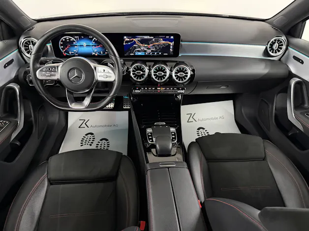 Mercedes-Benz A 200 AMG Line Cosmos Black Metallic 7G-DCT / RF-Kamera / Keyless Go / Leder / Ambientebeleuchtung / Premium-Paket /