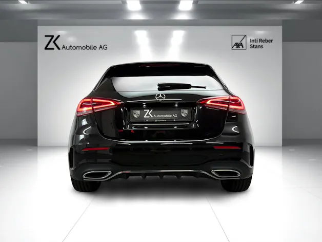 Mercedes-Benz A 200 AMG Line Cosmos Black Metallic 7G-DCT / RF-Kamera / Keyless Go / Leder / Ambientebeleuchtung / Premium-Paket /