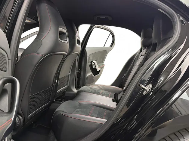 Mercedes-Benz A 200 AMG Line Cosmos Black Metallic 7G-DCT / RF-Kamera / Keyless Go / Leder / Ambientebeleuchtung / Premium-Paket /