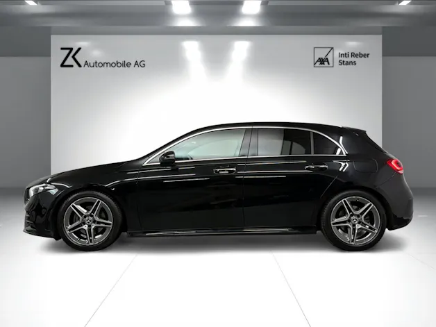 Mercedes-Benz A 200 AMG Line Cosmos Black Metallic 7G-DCT / RF-Kamera / Keyless Go / Leder / Ambientebeleuchtung / Premium-Paket /