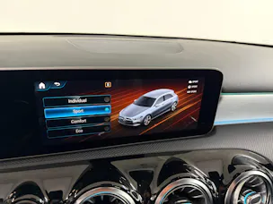 Mercedes-Benz A 200 AMG Line Cosmos Black Metallic 7G-DCT / RF-Kamera / Keyless Go / Leder / Ambientebeleuchtung / Premium-Paket /
