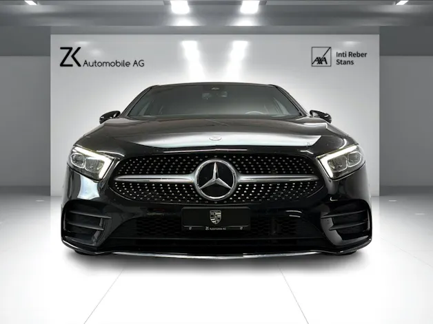 Mercedes-Benz A 200 AMG Line Cosmos Black Metallic 7G-DCT / RF-Kamera / Keyless Go / Leder / Ambientebeleuchtung / Premium-Paket /