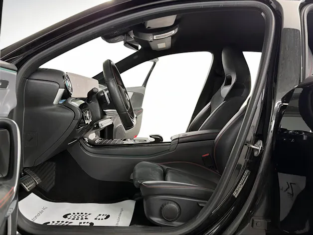 Mercedes-Benz A 200 AMG Line Cosmos Black Metallic 7G-DCT / RF-Kamera / Keyless Go / Leder / Ambientebeleuchtung / Premium-Paket /