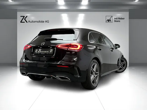 Mercedes-Benz A 200 AMG Line Cosmos Black Metallic 7G-DCT / RF-Kamera / Keyless Go / Leder / Ambientebeleuchtung / Premium-Paket /