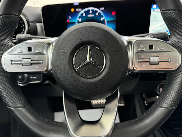 Mercedes-Benz A 180 AMG Line Polarweiss 7G-DCT / 360° Kamera / Panoramadach / Leder / Night Paket /