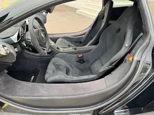 McLaren 650S Coupé 3.8 V8 Carbon Black SSG [ P1 Carbon Racing Seat ] [ Carbon Fibre Interior ] [ Alcantara Trim / Contrast Stitching ]