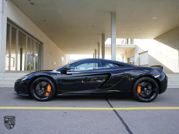 McLaren 650S Coupé 3.8 V8 Carbon Black SSG [ P1 Carbon Racing Seat ] [ Carbon Fibre Interior ] [ Alcantara Trim / Contrast Stitching ]