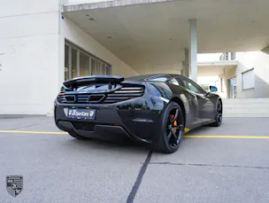 McLaren 650S Coupé 3.8 V8 Carbon Black SSG [ P1 Carbon Racing Seat ] [ Carbon Fibre Interior ] [ Alcantara Trim / Contrast Stitching ]