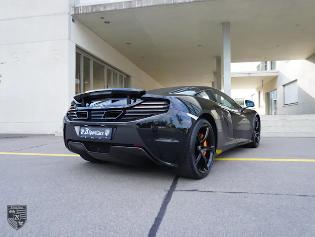 McLaren 650S Coupé 3.8 V8 Carbon Black SSG [ P1 Carbon Racing Seat ] [ Carbon Fibre Interior ] [ Alcantara Trim / Contrast Stitching ]