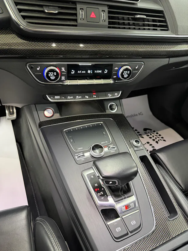 Audi SQ5 3.0 TFSI ABT 426PS Panther Black quattro S-tronic / 360° Kamera / S-Ledersportsitze / Carbon-Paket / Komfortschlüssel /