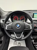 BMW X1 xDrive 25i 231PS PLATIN SILVER xLine Steptronic / Panoramadach / RF-Kamera / Leder / Komfortzugang / Head-Up-Display /