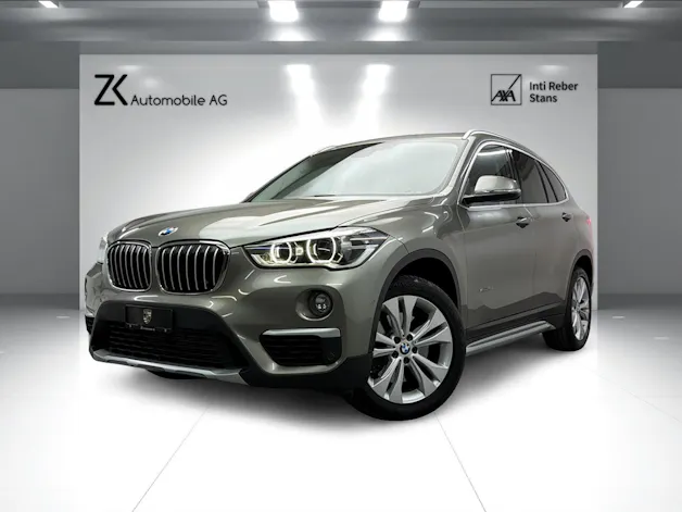 BMW X1 xDrive 25i 231PS PLATIN SILVER xLine Steptronic / Panoramadach / RF-Kamera / Leder / Komfortzugang / Head-Up-Display /