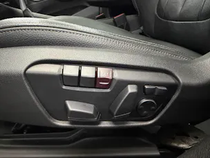 BMW X1 xDrive 25i 231PS PLATIN SILVER xLine Steptronic / Panoramadach / RF-Kamera / Leder / Komfortzugang / Head-Up-Display /