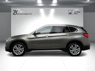 BMW X1 xDrive 25i 231PS PLATIN SILVER xLine Steptronic / Panoramadach / RF-Kamera / Leder / Komfortzugang / Head-Up-Display /