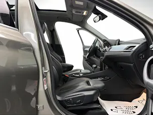 BMW X1 xDrive 25i 231PS PLATIN SILVER xLine Steptronic / Panoramadach / RF-Kamera / Leder / Komfortzugang / Head-Up-Display /