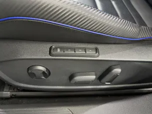 VW Golf Variant 2.0 TSI R-Performance 320PS LAPIZ BLUE DSG 4Motion / RF-Kamera / Leder / Head-Up Display / Keyless / H&K Sound /