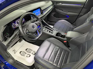 VW Golf Variant 2.0 TSI R-Performance 320PS LAPIZ BLUE DSG 4Motion / RF-Kamera / Leder / Head-Up Display / Keyless / H&K Sound /