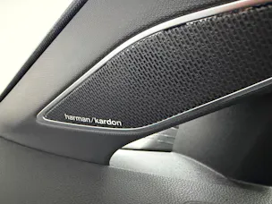 VW Golf Variant 2.0 TSI R-Performance 320PS LAPIZ BLUE DSG 4Motion / RF-Kamera / Leder / Head-Up Display / Keyless / H&K Sound /