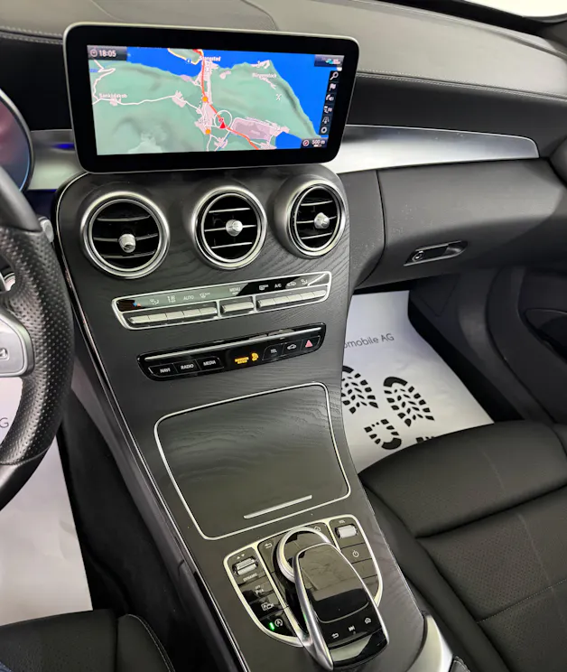 Mercedes-Benz C 200 Swiss Star AMG Line 4M Selenitgrau 9G-Tronic / 360° Kamera / Panoramadach / Leder / Keyless Go /
